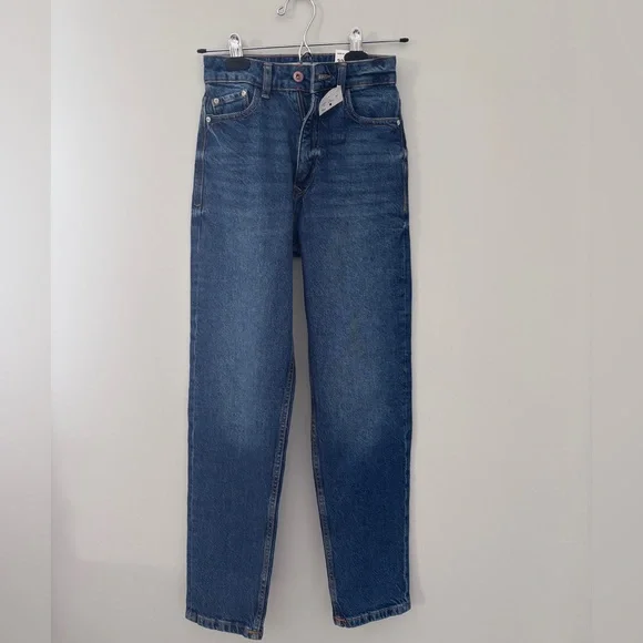 *Zara Mom's Fit NWT Straight Leg Jeans (US 0/ UK 32) - Picture 2 of 6